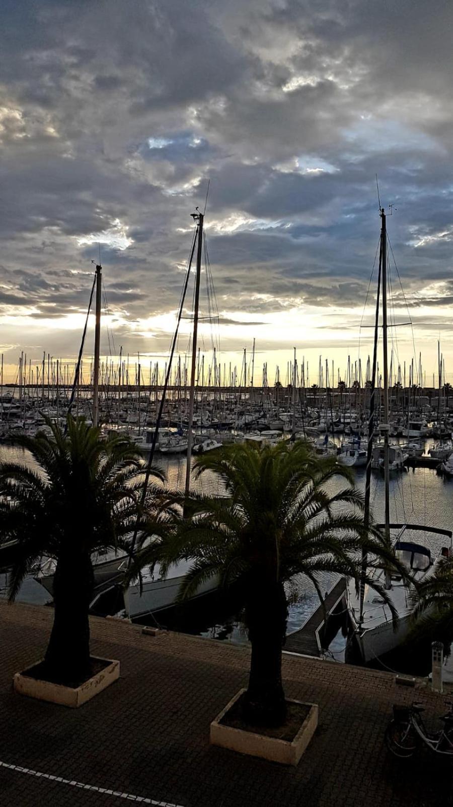 T2 Sur Le Port Avec Parking Apartman Gruissan Kültér fotó