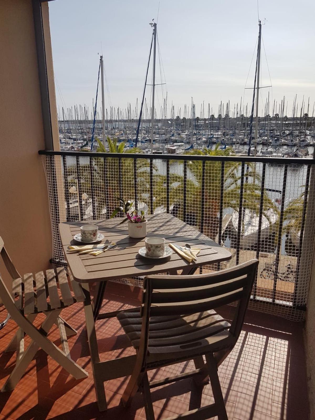 T2 Sur Le Port Avec Parking Apartman Gruissan Kültér fotó