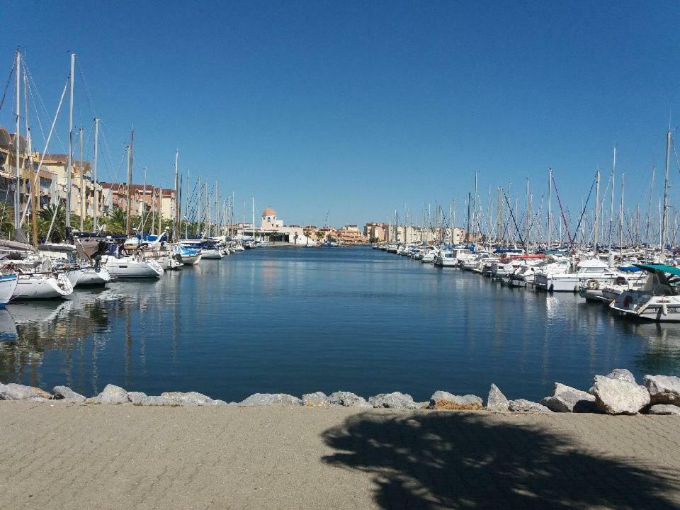 T2 Sur Le Port Avec Parking Apartman Gruissan Kültér fotó