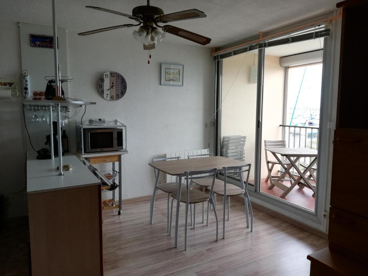 T2 Sur Le Port Avec Parking Apartman Gruissan Kültér fotó